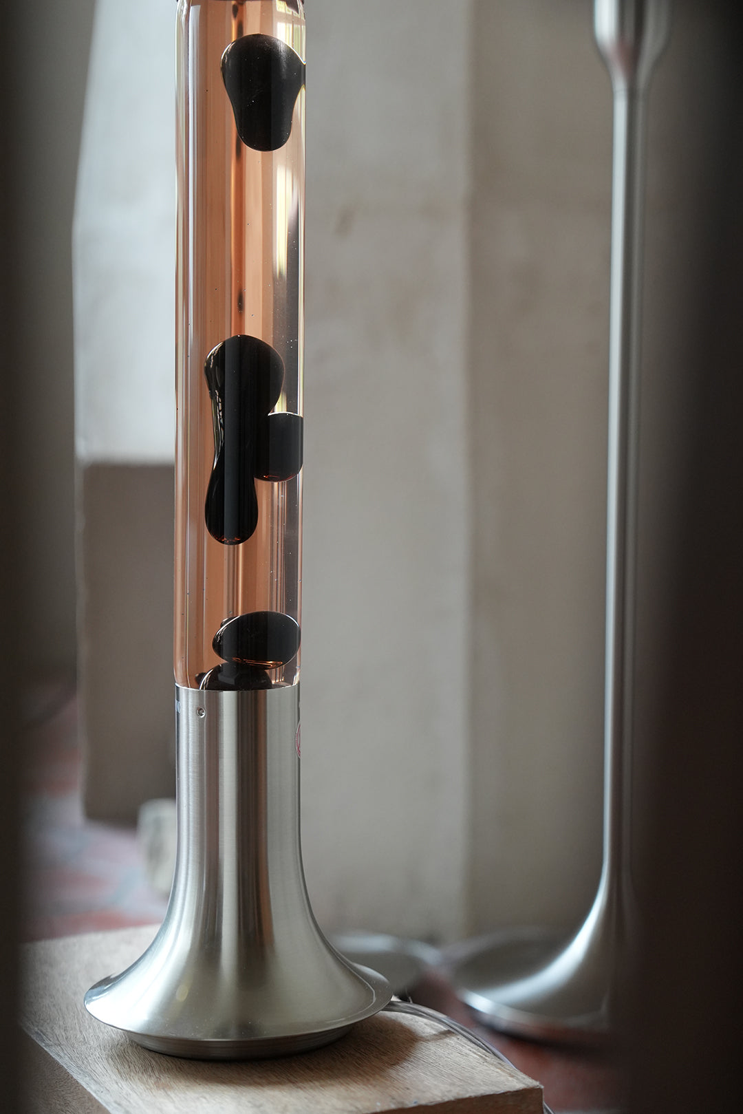 RETRO THINC SUBLIME Series | Black & Tea Lava Lamp | 24