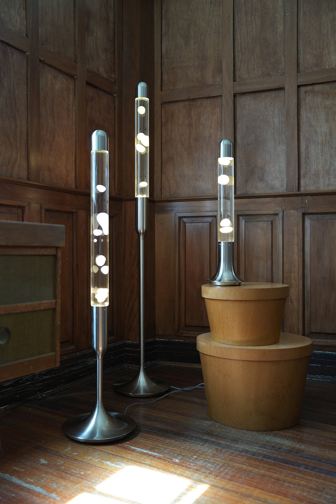 RETRO THINC SUBLIME Series | White & Clear Lava Lamp | 24